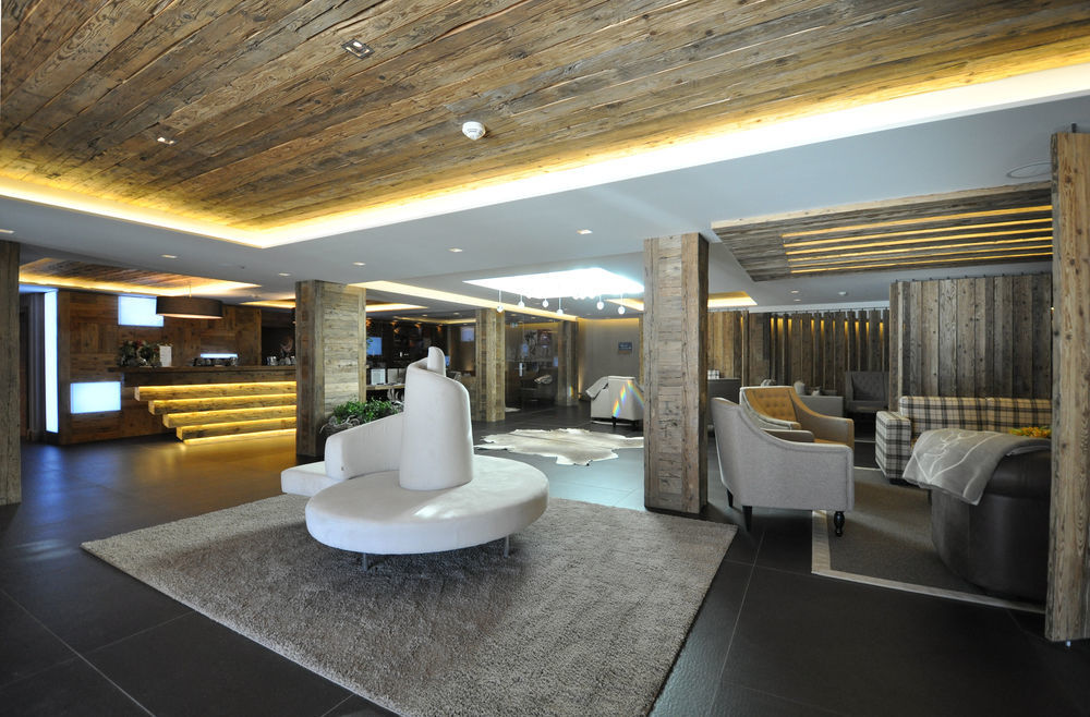 Hotel De Rougemont & 4*